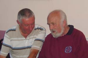 Image of Con Fada &Oacute; Drisce&oacute;il and Adam McNaughton singing at Cullerlie